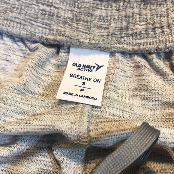 🔥2 for $10🔥 Old Navy active shorts - Picture 2 of 2